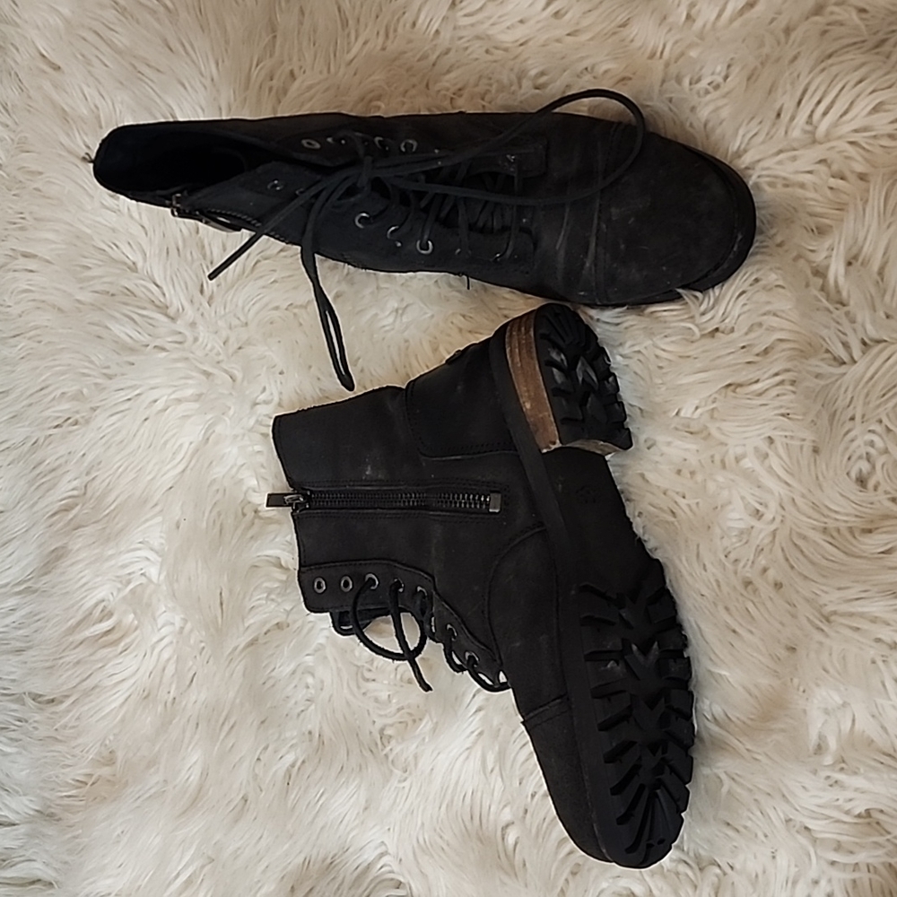 UGG combat boota